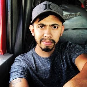 Meet your Posher, Carlos